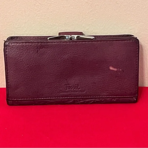 Fossil Burgundy Embossed Leather Wallet - Picture 2 of 6